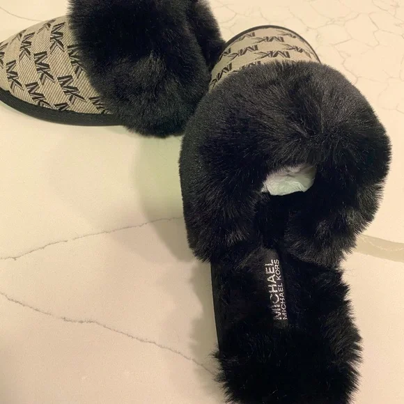 Michael Kors women house slippers - Picture 3 of 7